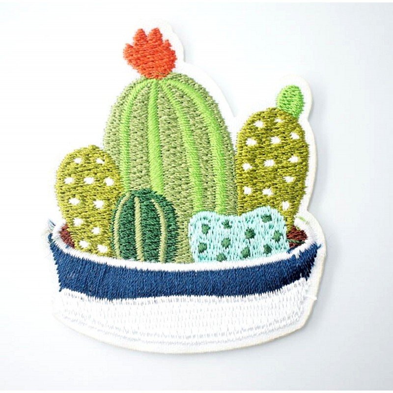 APPLIQUE THERMOCOLLANT : composition de cactus 6*5cm 