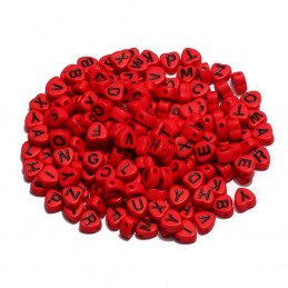 PERLES ACRYLIQUES : 100  coeurs rouges avec lettre noire 7mm  