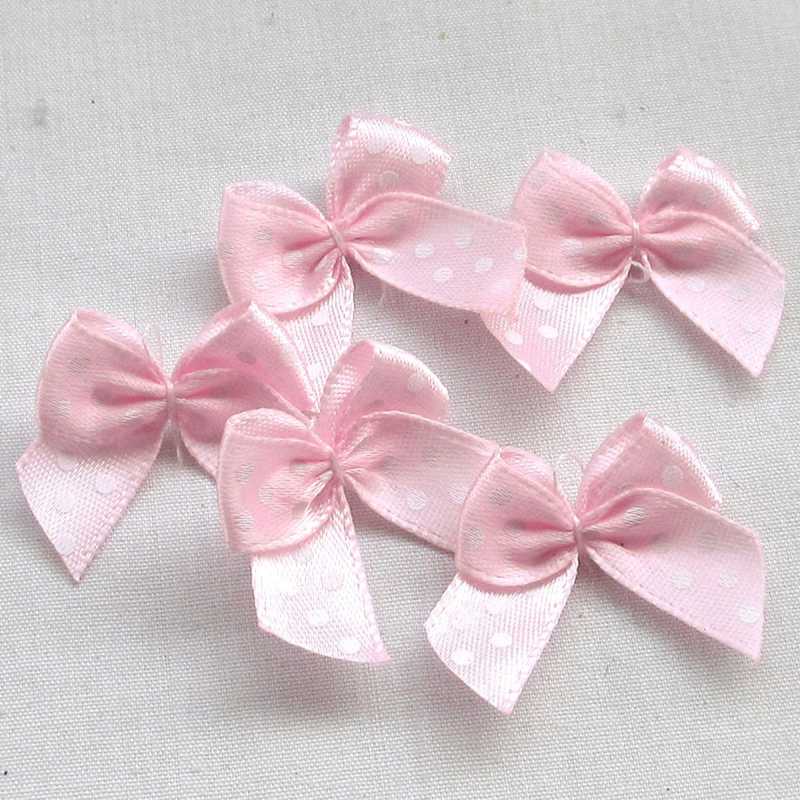 LOT 6 APPLIQUES TISSUS SATIN : noeud papillon rose clair pois blanc 30*25mm (03) LOT 6 APPLIQUES TISSUS SATIN : noeud papillon rose clair pois blanc 30*25mm (03)