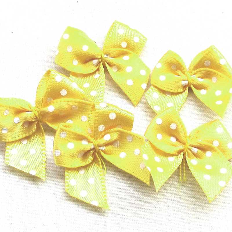 LOT 6 APPLIQUES TISSUS SATIN : noeud papillon jaune clair pois blanc 30*25mm (03) LOT 6 APPLIQUES TISSUS SATIN : noeud papillon jaune clair pois blanc 30*25mm (03)