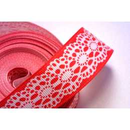 RUBAN POLYESTER : rouge motif imitation dentelle blanche largeur 26mm longueur 100cm (01) 
