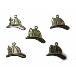 LOT 5 CHARMS METALS couleur hématite : casquette 16*12mm 