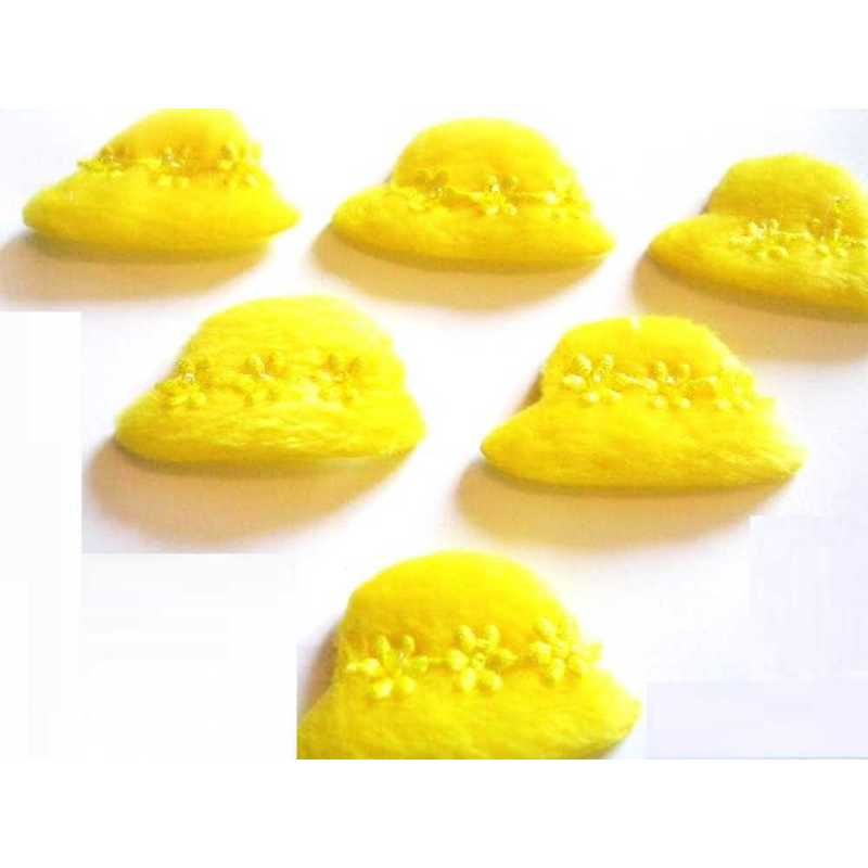 LOT 6 APPLIQUES : chapeau tissu polaire jaune 4*2.5cm 