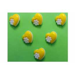 LOT 6 BOUTONS ACRYLIQUES : coeur jaune +  fleur blanche 14*14mm 