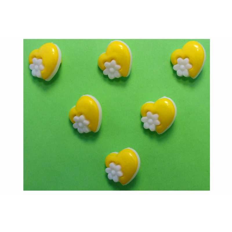 LOT 6 BOUTONS ACRYLIQUES : coeur jaune +  fleur blanche 14*14mm 