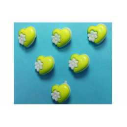 LOT 6 BOUTONS ACRYLIQUES : coeur vert +  fleur blanche 14*14mm 