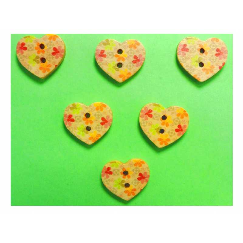 LOT 6 BOUTONS BOIS : coeur motif fleur 17mm (03) 