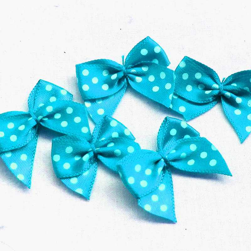LOT 6 APPLIQUES TISSUS SATIN : noeud papillon bleu pois blanc 30*25mm (15) LOT 6 APPLIQUES TISSUS SATIN : noeud papillon bleu pois blanc 30*25mm (15)