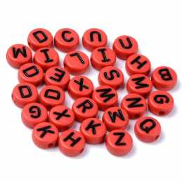 PERLES ACRYLIQUES : 100 rondes rouges avec lettres noires 9mm  