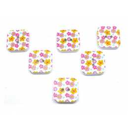LOT 6 BOUTONS BOIS : carré motif fleur 18mm (28) 