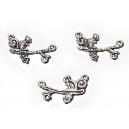 LOT 3 CHARMS/BRELOQUES  plaqué argent : écureuil branche 24*14mm (01) 