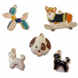 LOT 5 CHARMS/BRELOQUES  plaqué doré : chien de 31 à 15mm (27) 