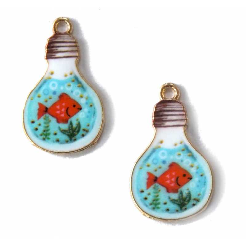 LOT 2 CHARMS/BRELOQUES plaqué doré : bocal poisson en forme d' ampoule 25 * 17mm  