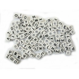 100 perles cubes blancs 6mm...