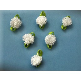 LOT  6 APPLIQUES TISSUS  : fleur blanche 12mm