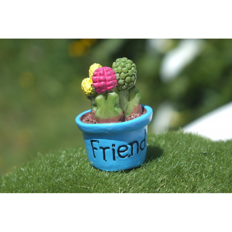 MINIATURE EN RESINE : cactus hauteur 2.2cm (14)